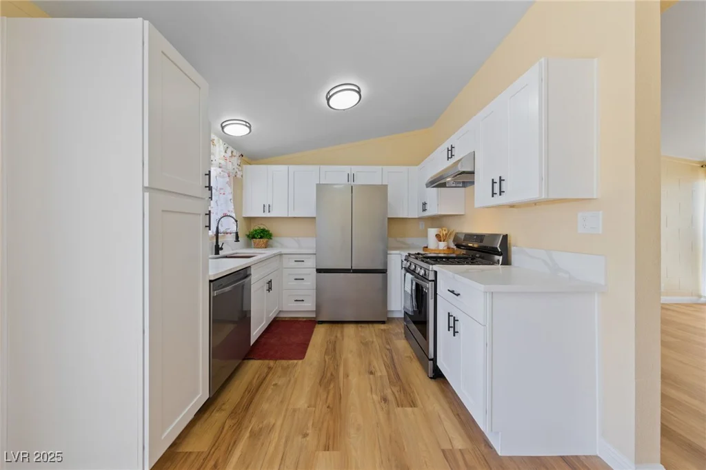 1828 Golden Arrow, Las Vegas, NV 89169