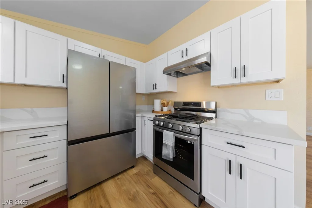 1828 Golden Arrow, Las Vegas, NV 89169