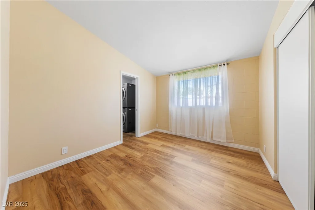 1828 Golden Arrow, Las Vegas, NV 89169