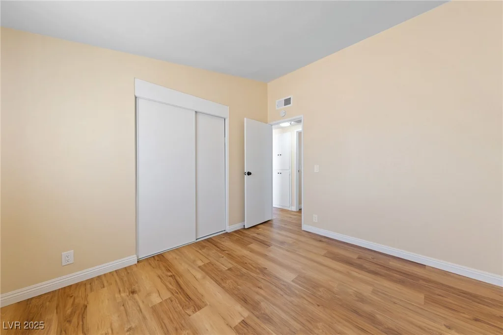 1828 Golden Arrow, Las Vegas, NV 89169
