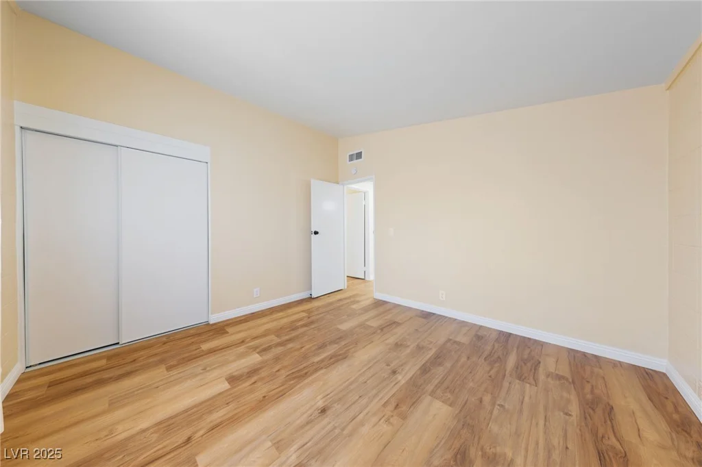 1828 Golden Arrow, Las Vegas, NV 89169