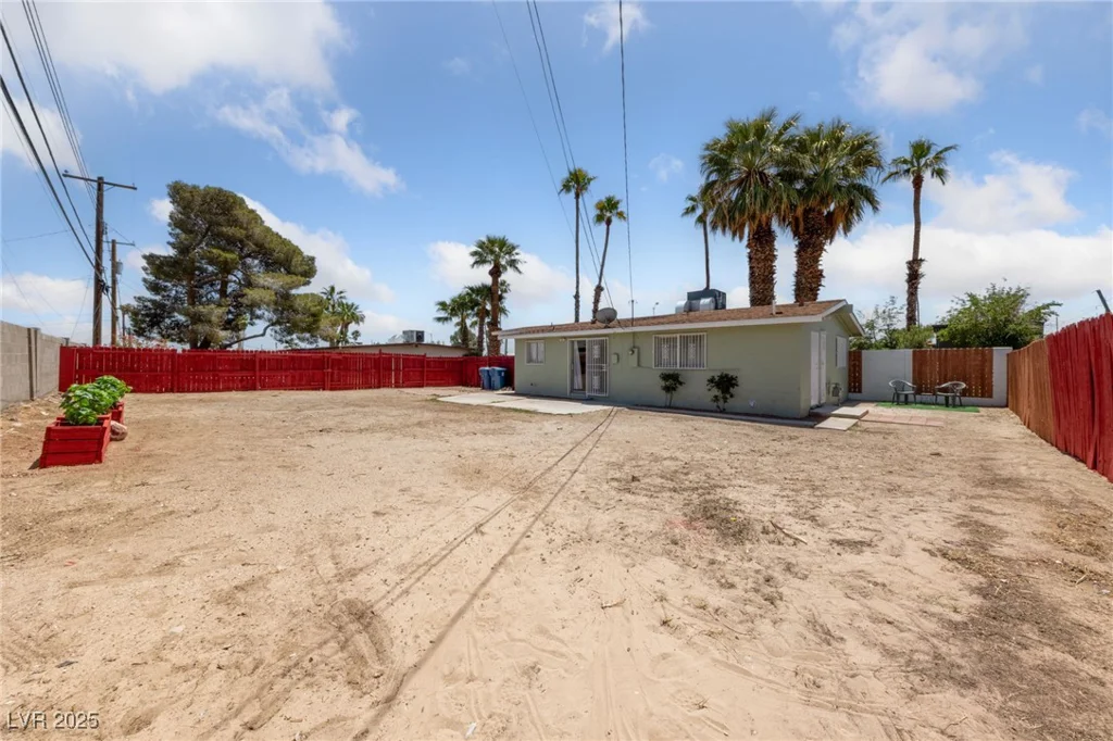 1828 Golden Arrow, Las Vegas, NV 89169