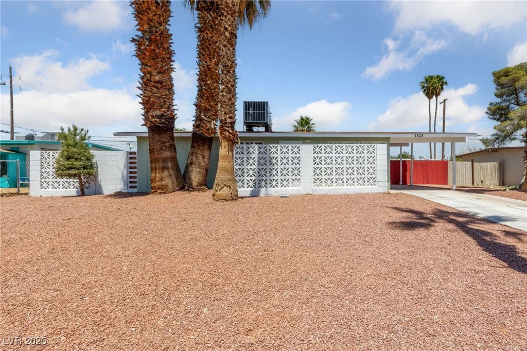 1828 Golden Arrow, Las Vegas, NV 89169