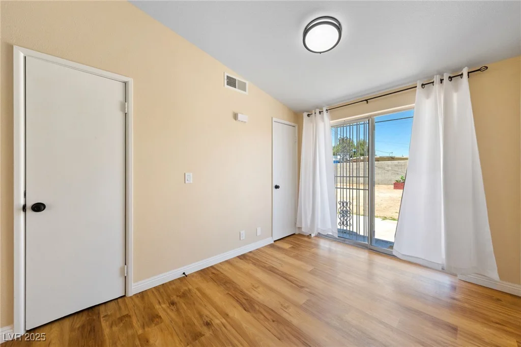 1828 Golden Arrow, Las Vegas, NV 89169