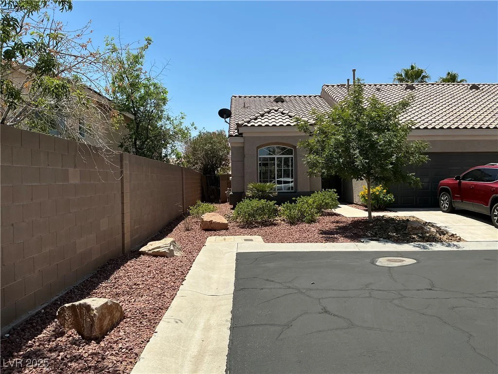 9753 Arrowcrest, Las Vegas, NV 89147