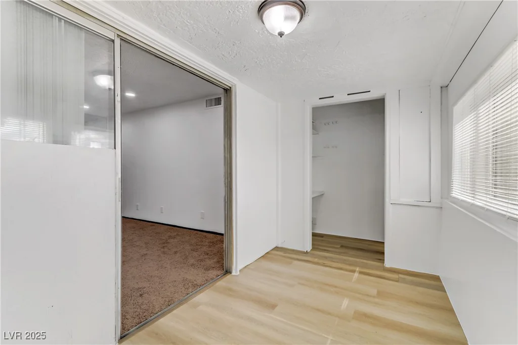 1390 Vegas Valley, Las Vegas, NV 89169