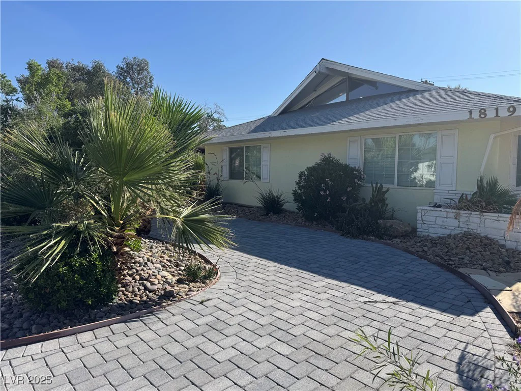 1819 Beverly, Las Vegas, NV 89104