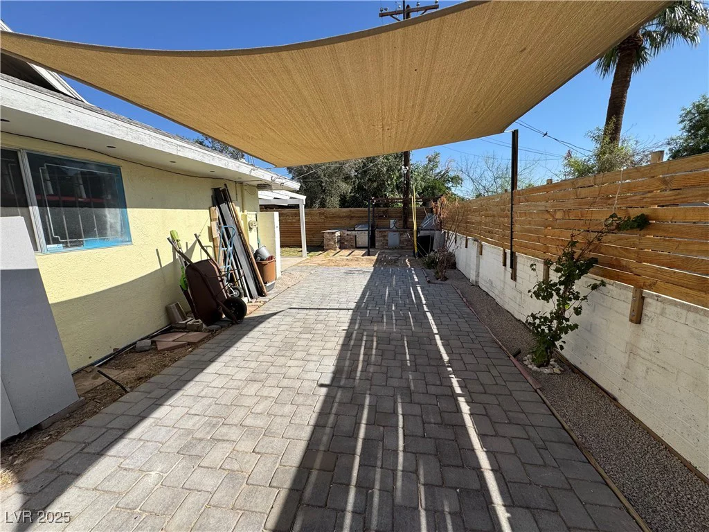 1819 Beverly, Las Vegas, NV 89104
