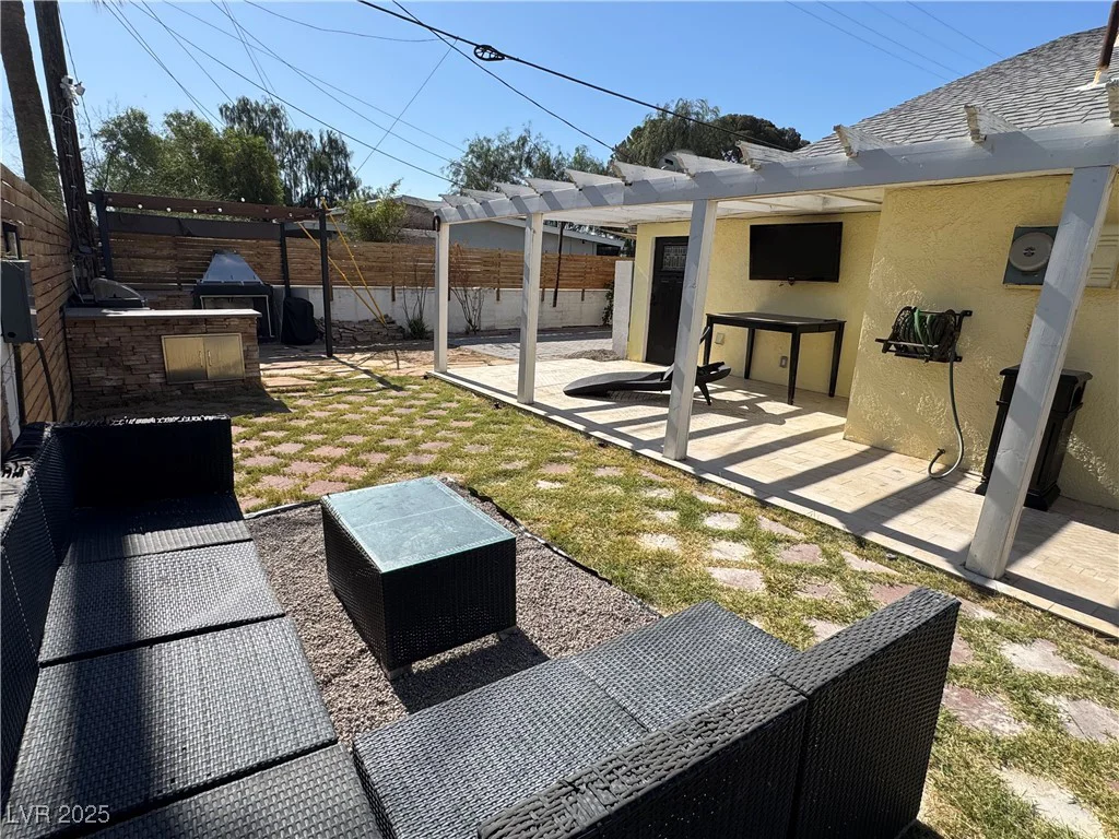 1819 Beverly, Las Vegas, NV 89104