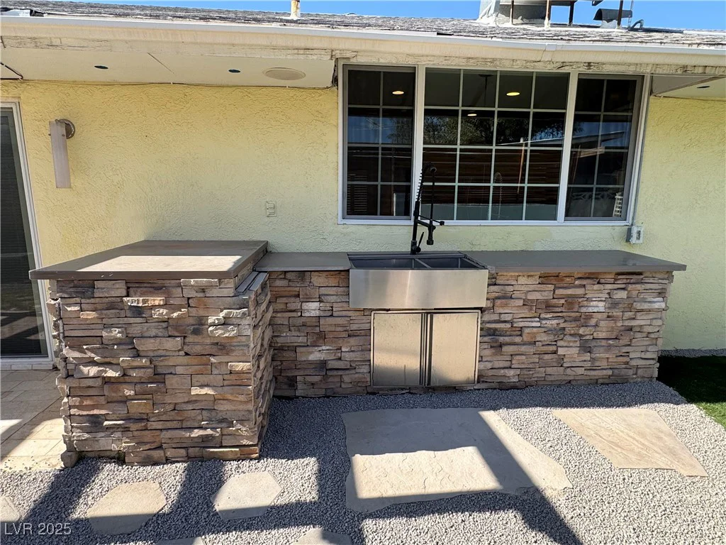 1819 Beverly, Las Vegas, NV 89104