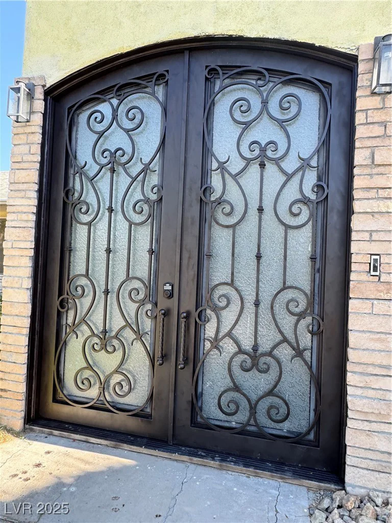 1819 Beverly, Las Vegas, NV 89104