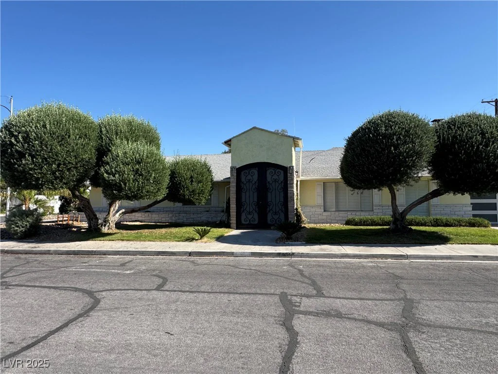 1819 Beverly, Las Vegas, NV 89104