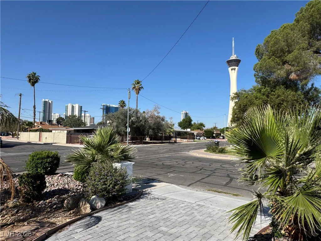1819 Beverly, Las Vegas, NV 89104