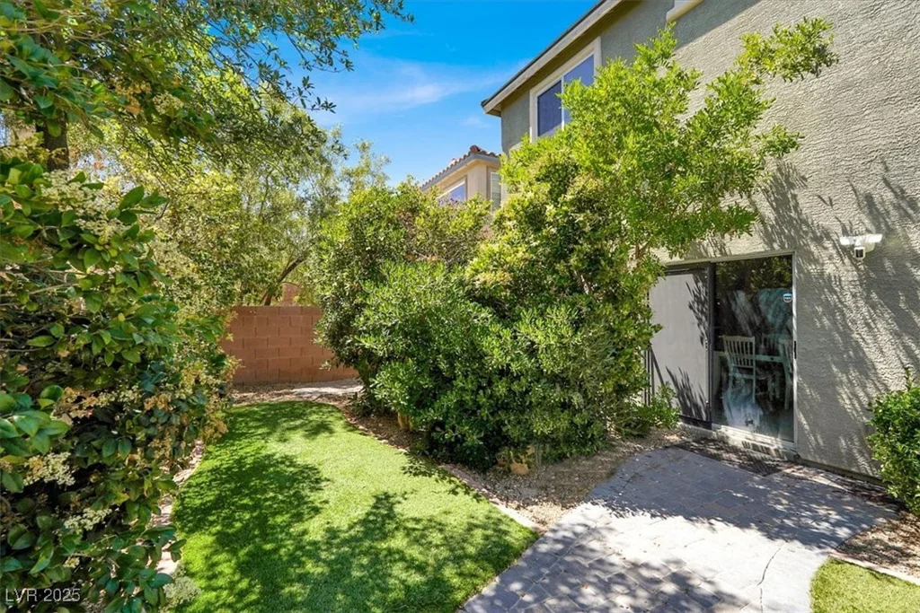 10845 Drake Ridge, Las Vegas, NV 89166