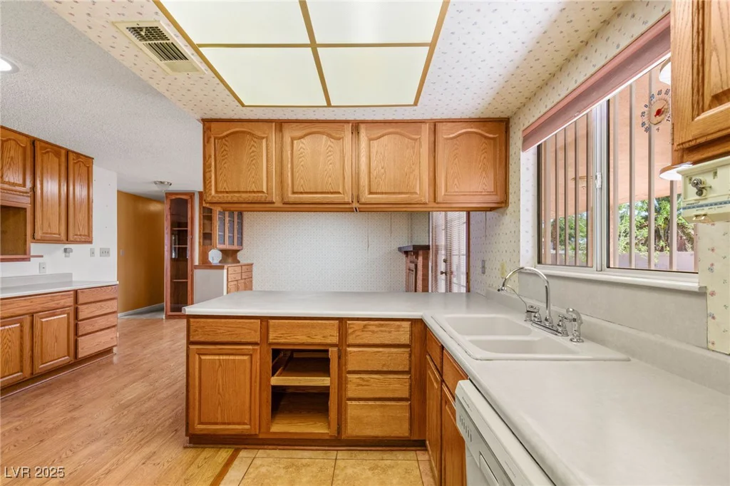 3250 Duneville, Las Vegas, NV 89146