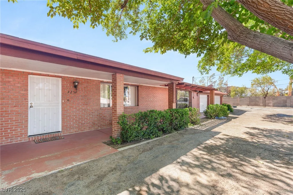 3250 Duneville, Las Vegas, NV 89146