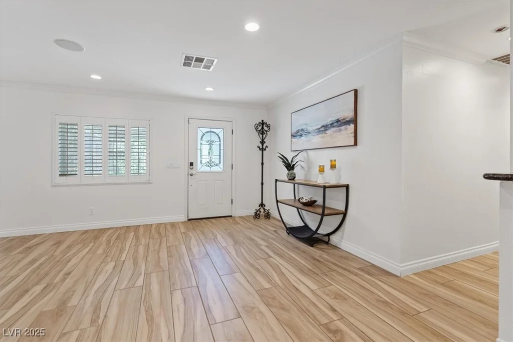 5854 Sheila, Las Vegas, NV 89108