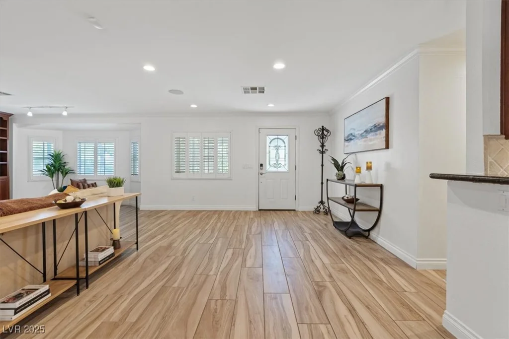 5854 Sheila, Las Vegas, NV 89108