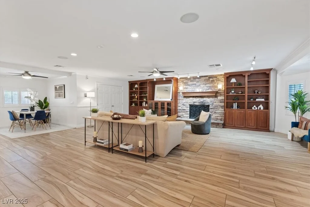 5854 Sheila, Las Vegas, NV 89108