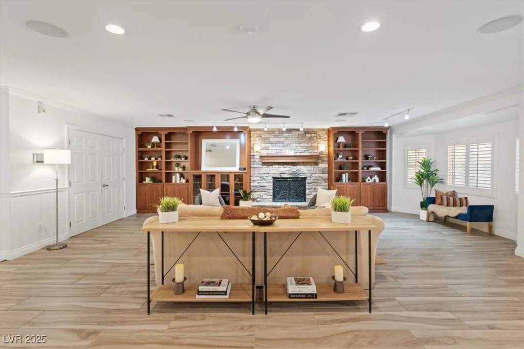 5854 Sheila, Las Vegas, NV 89108