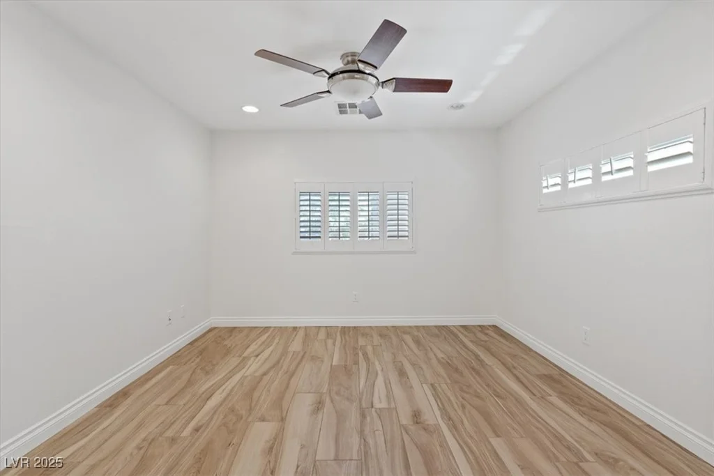 5854 Sheila, Las Vegas, NV 89108