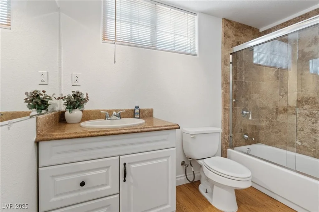 5854 Sheila, Las Vegas, NV 89108