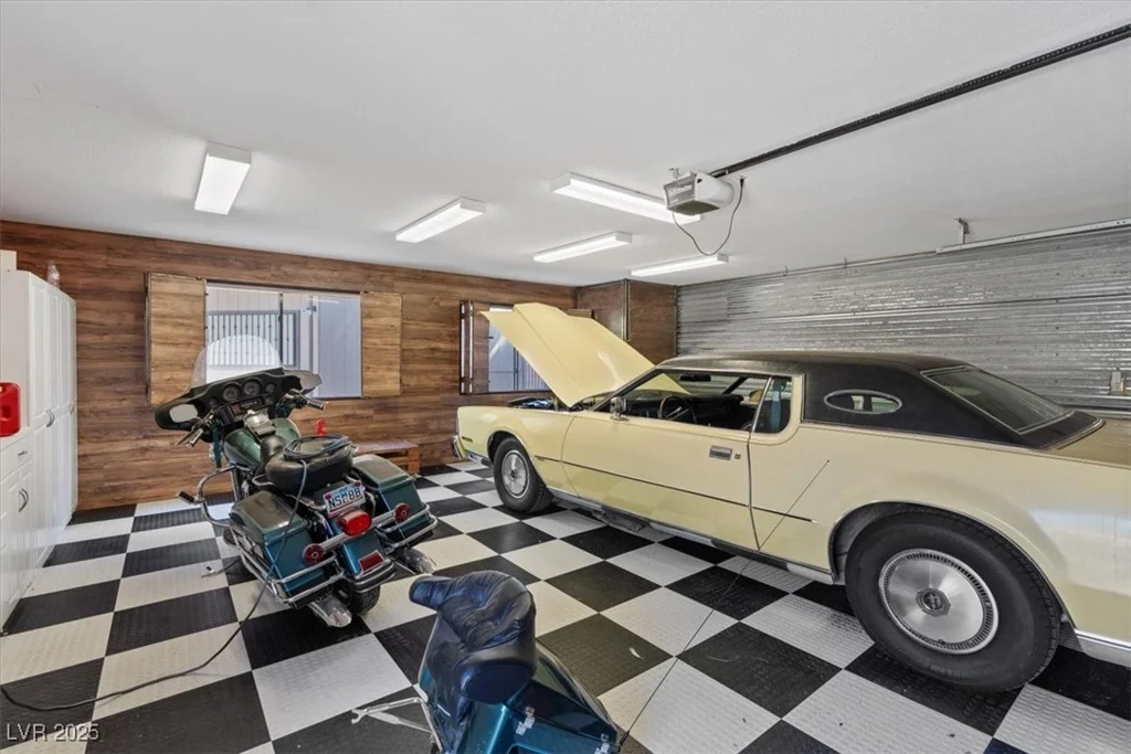 5854 Sheila, Las Vegas, NV 89108
