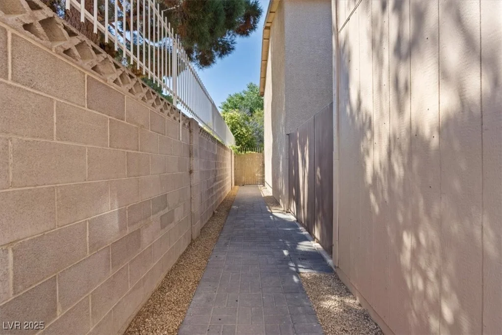 5854 Sheila, Las Vegas, NV 89108