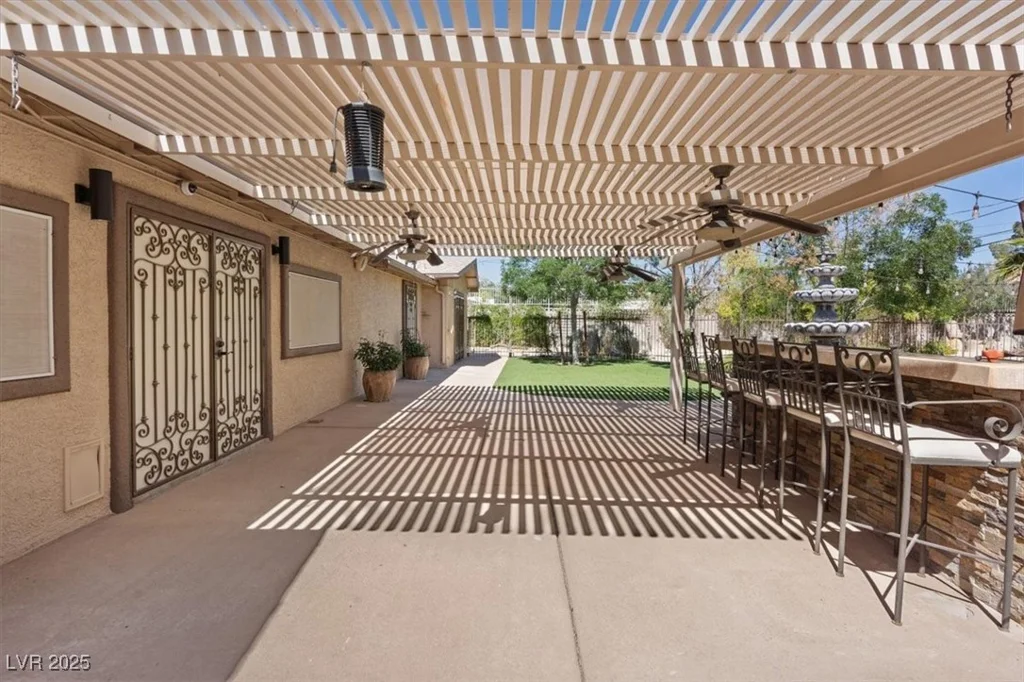 5854 Sheila, Las Vegas, NV 89108