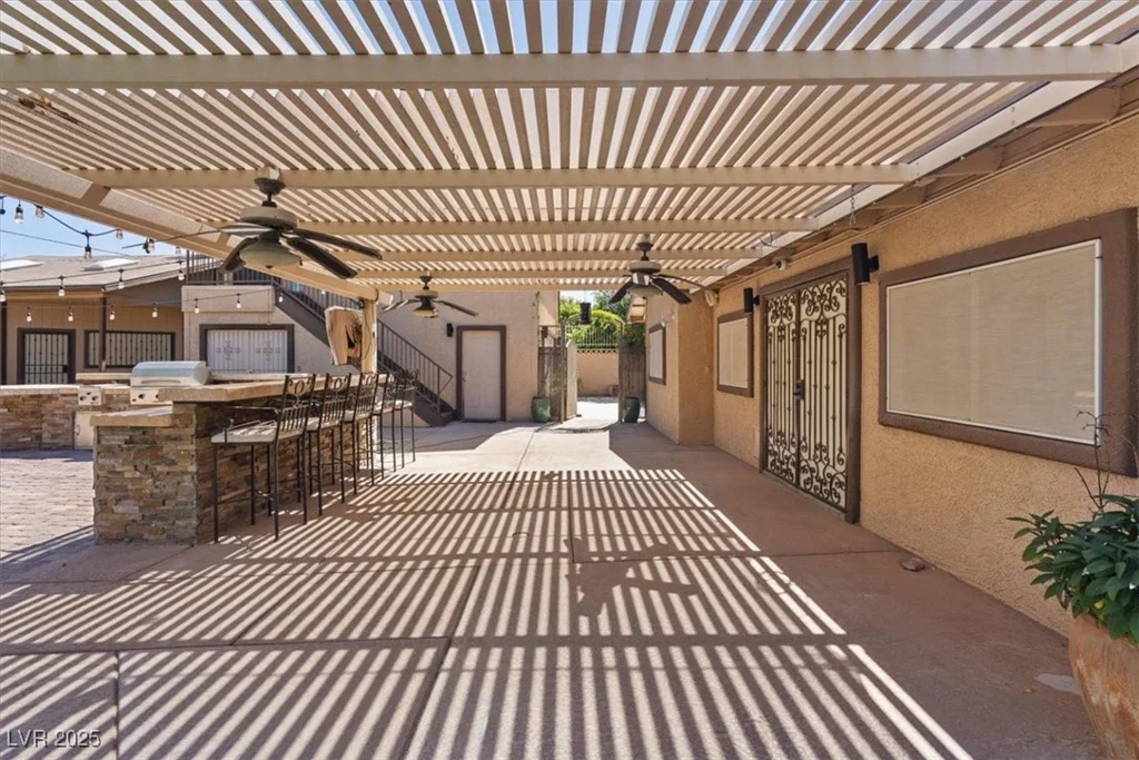 5854 Sheila, Las Vegas, NV 89108
