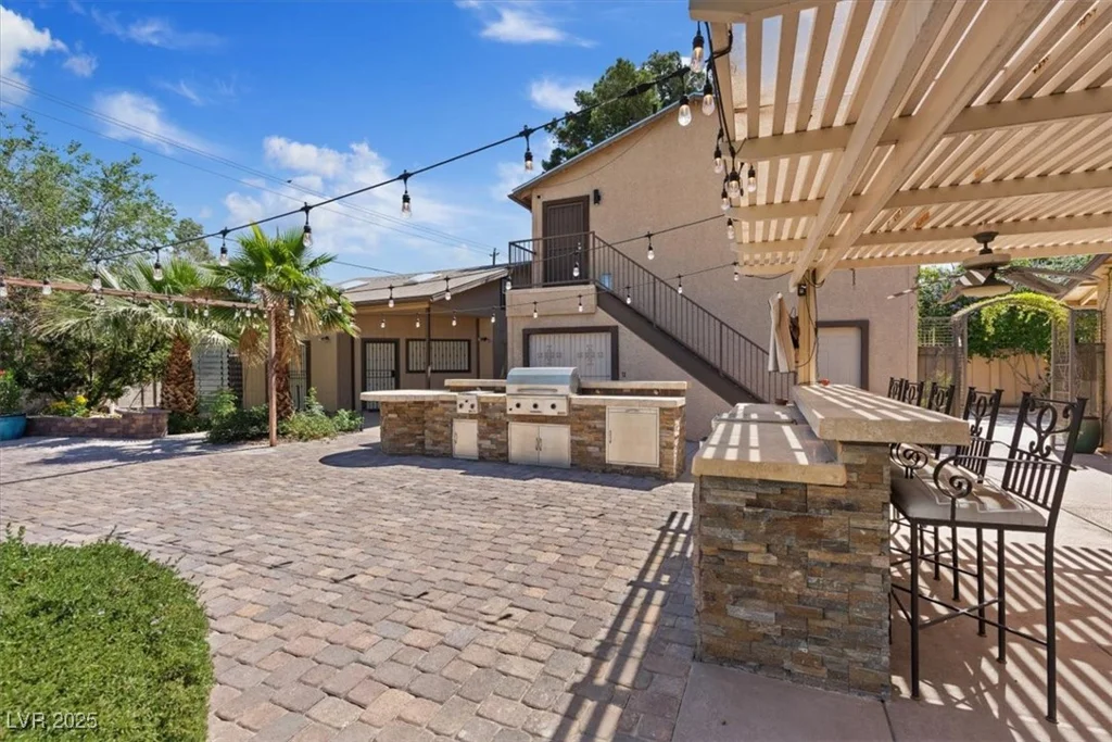 5854 Sheila, Las Vegas, NV 89108