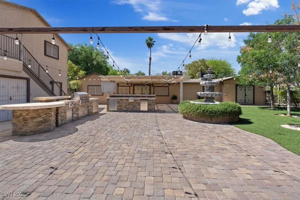 5854 Sheila, Las Vegas, NV 89108