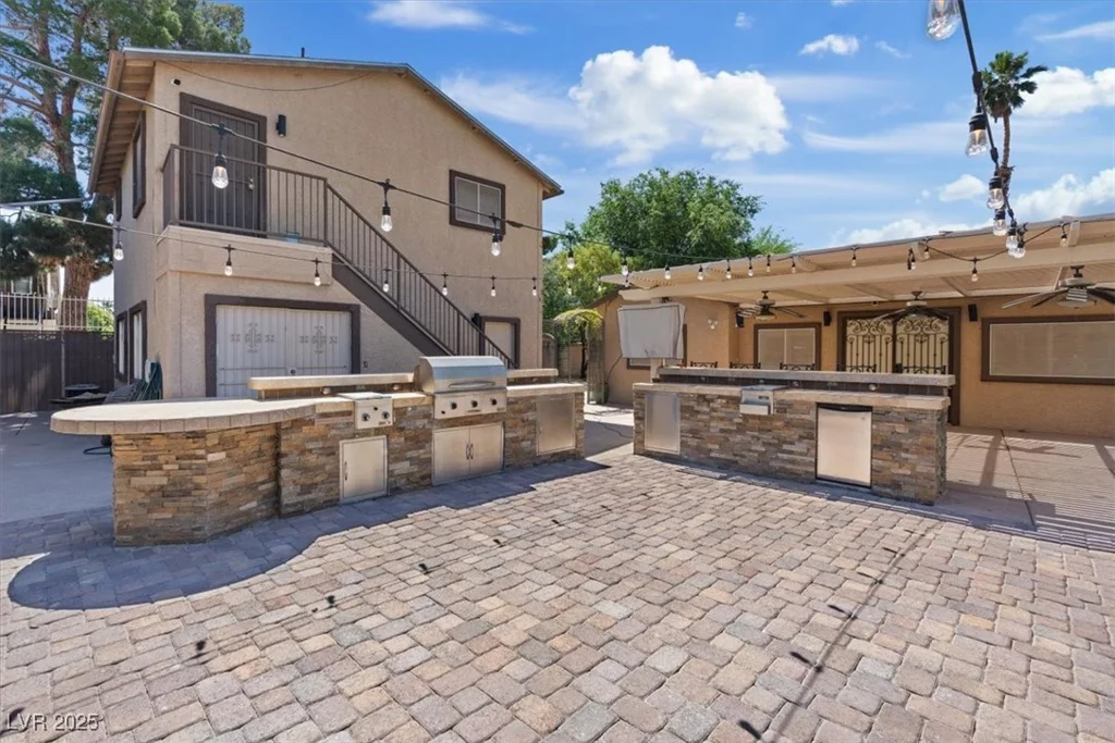 5854 Sheila, Las Vegas, NV 89108