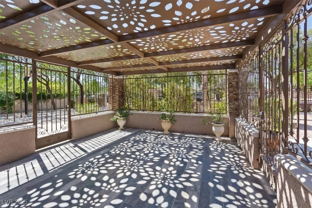 5854 Sheila, Las Vegas, NV 89108