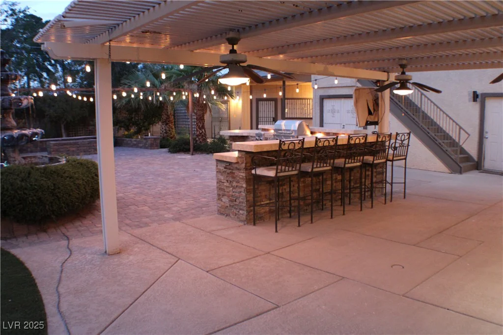 5854 Sheila, Las Vegas, NV 89108