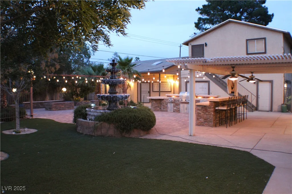 5854 Sheila, Las Vegas, NV 89108