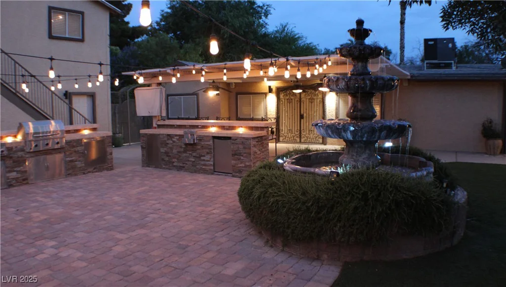 5854 Sheila, Las Vegas, NV 89108