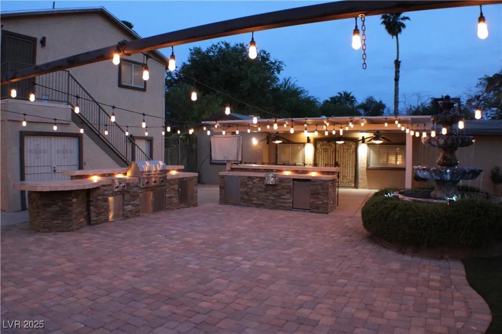 5854 Sheila, Las Vegas, NV 89108