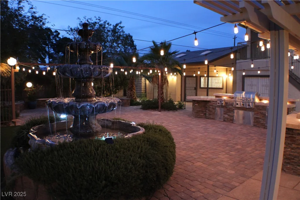 5854 Sheila, Las Vegas, NV 89108