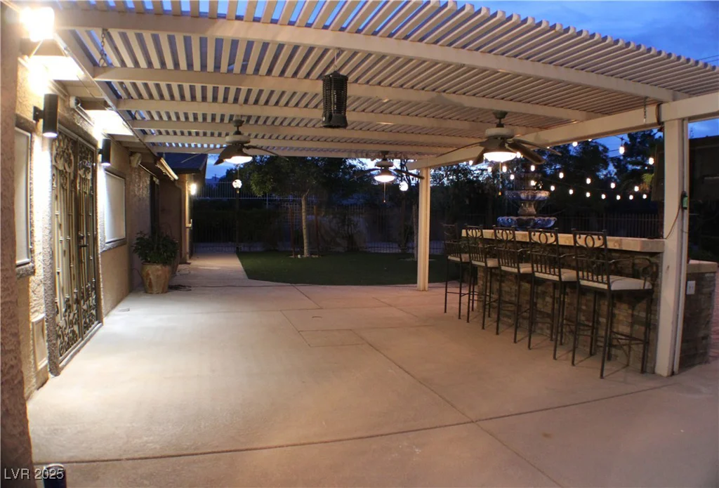 5854 Sheila, Las Vegas, NV 89108
