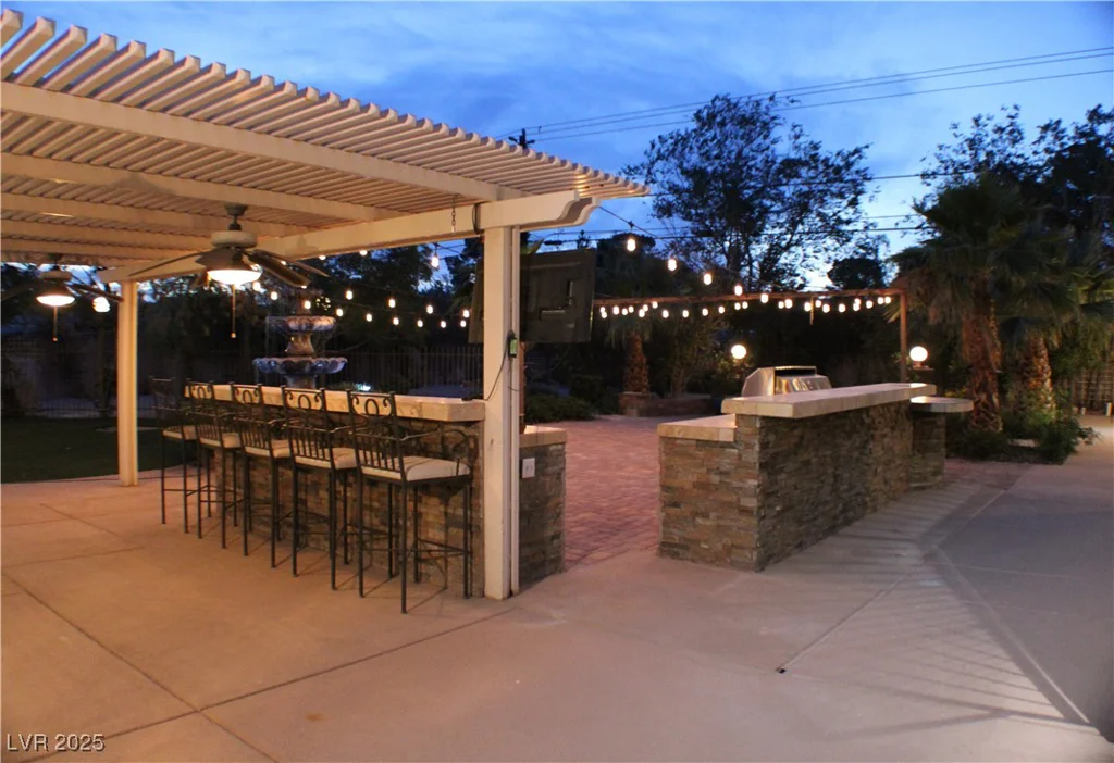 5854 Sheila, Las Vegas, NV 89108