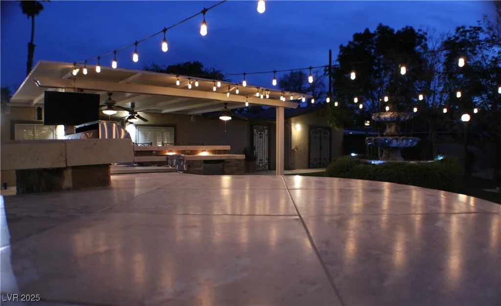 5854 Sheila, Las Vegas, NV 89108
