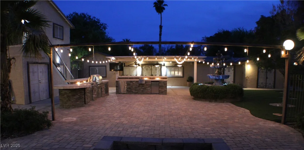 5854 Sheila, Las Vegas, NV 89108
