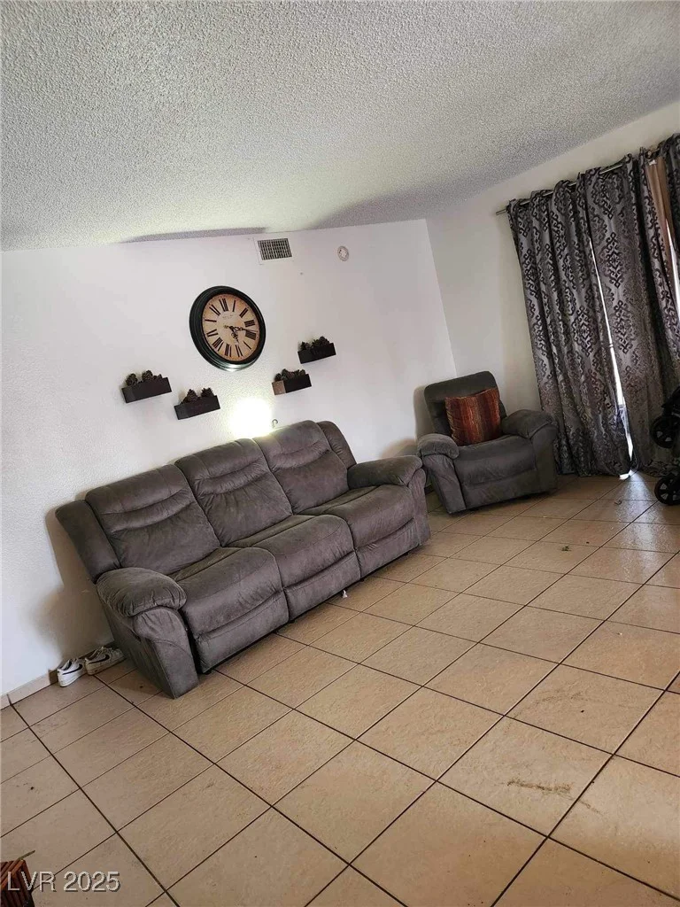 1405 Vegas Valley, Las Vegas, NV 89169