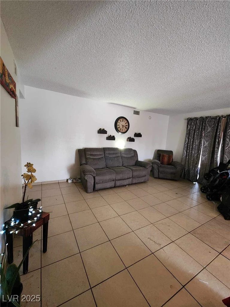 1405 Vegas Valley, Las Vegas, NV 89169