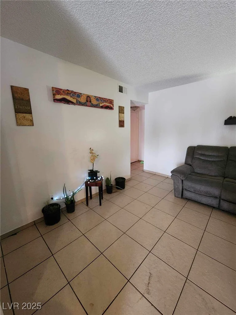 1405 Vegas Valley, Las Vegas, NV 89169