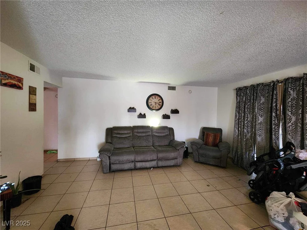 1405 Vegas Valley, Las Vegas, NV 89169