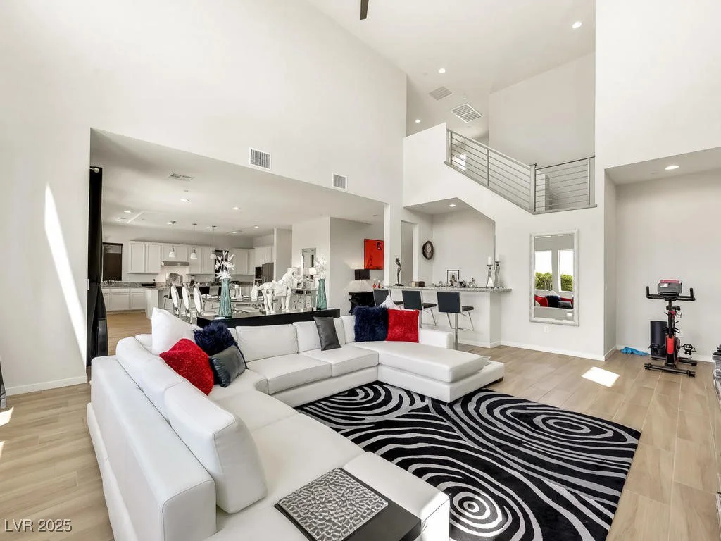 3 Hilltop Crest, Henderson, NV 89011