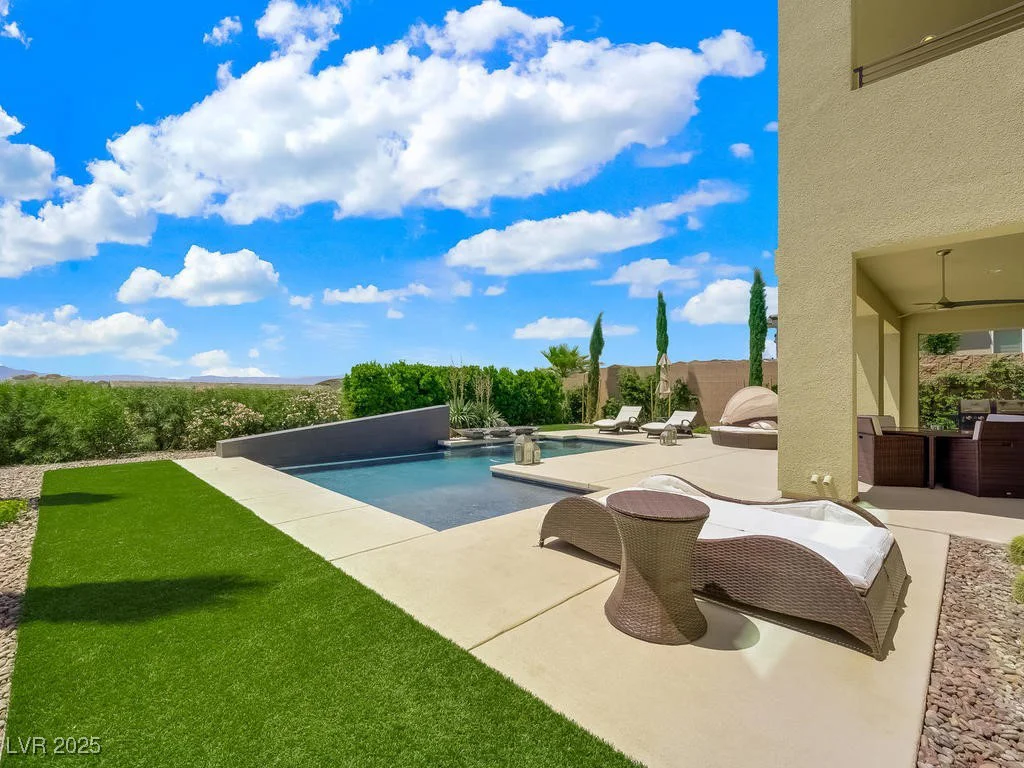 3 Hilltop Crest, Henderson, NV 89011