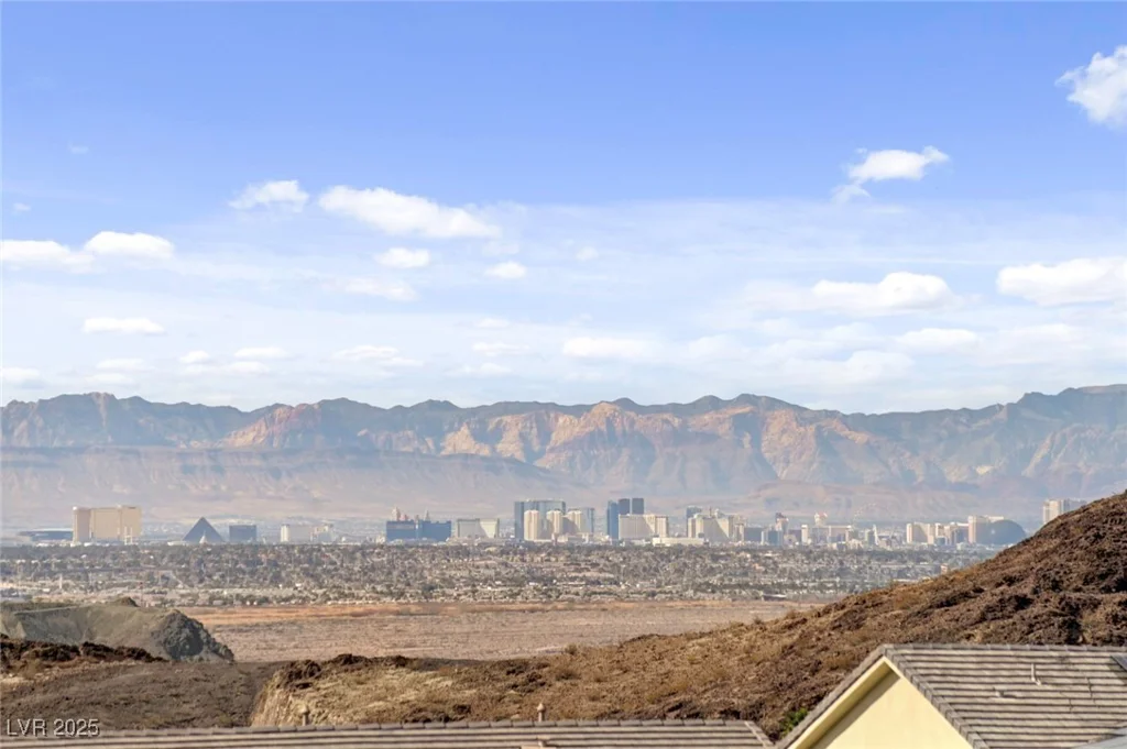 3 Hilltop Crest, Henderson, NV 89011